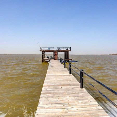 Cedar Creek Lakefront Vacation Rental With Pool Gun Barrel City Eksteriør billede