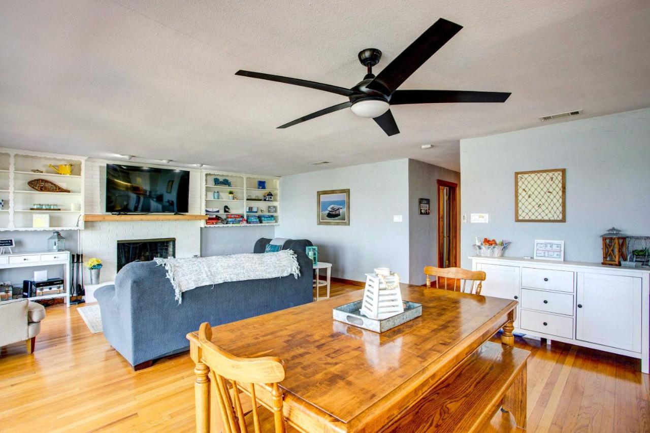 Cedar Creek Lakefront Vacation Rental With Pool Gun Barrel City Eksteriør billede