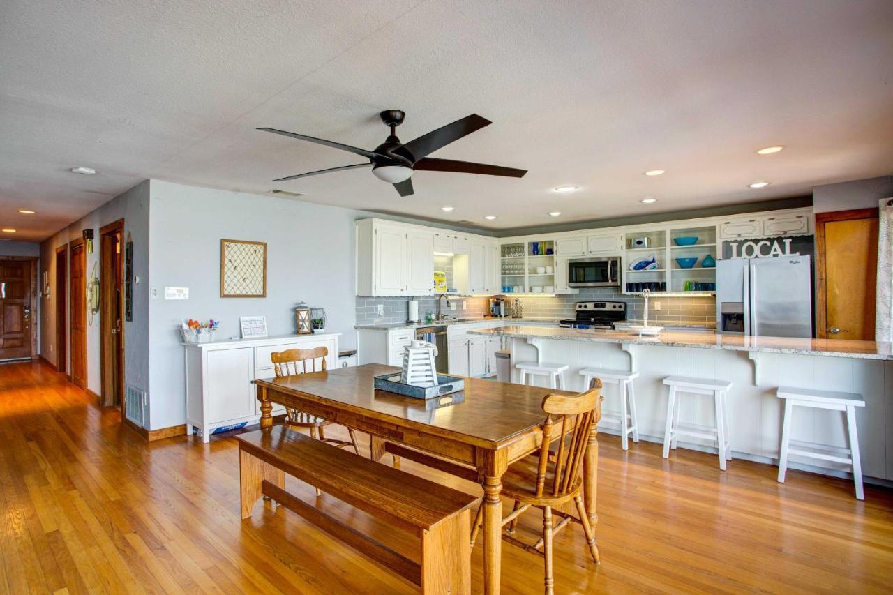 Cedar Creek Lakefront Vacation Rental With Pool Gun Barrel City Eksteriør billede