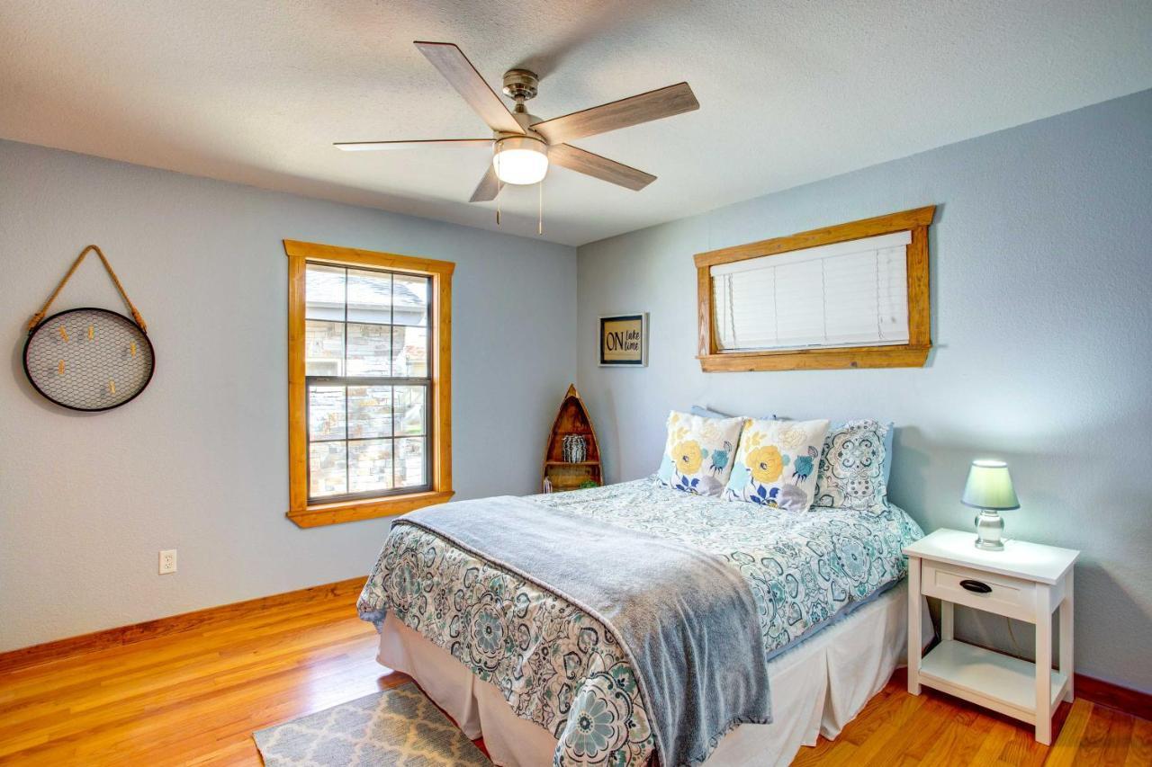 Cedar Creek Lakefront Vacation Rental With Pool Gun Barrel City Eksteriør billede
