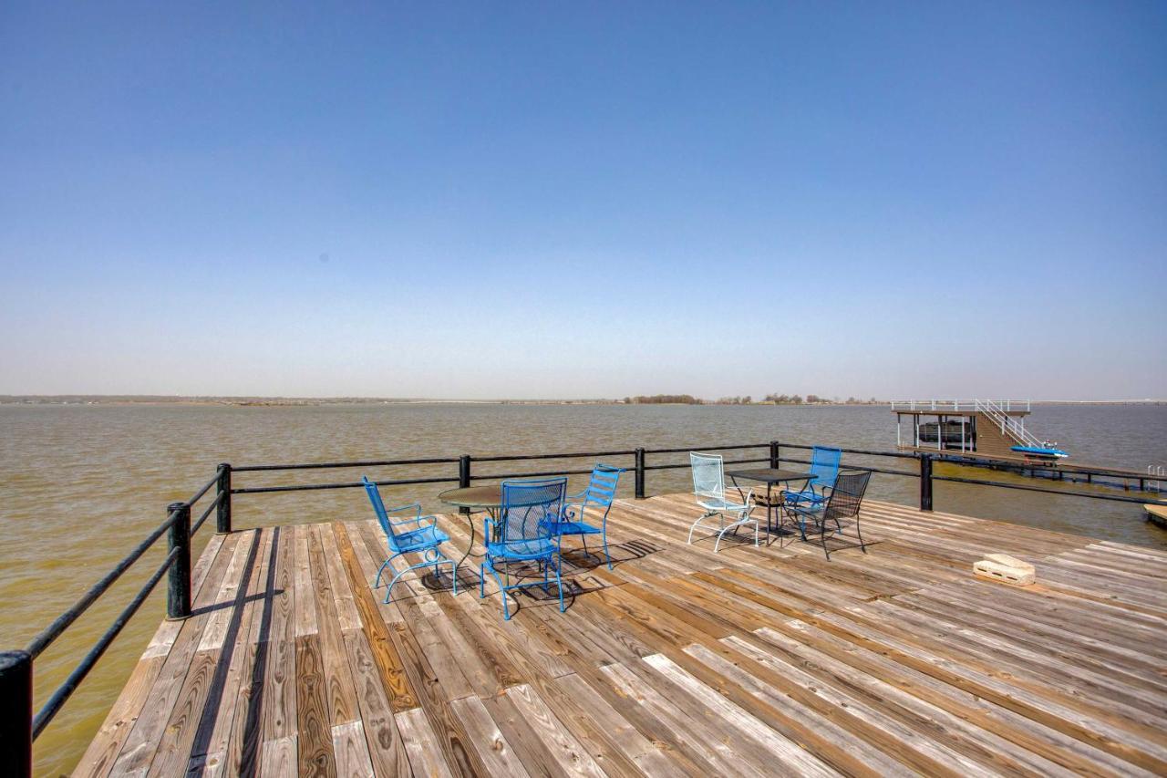 Cedar Creek Lakefront Vacation Rental With Pool Gun Barrel City Eksteriør billede