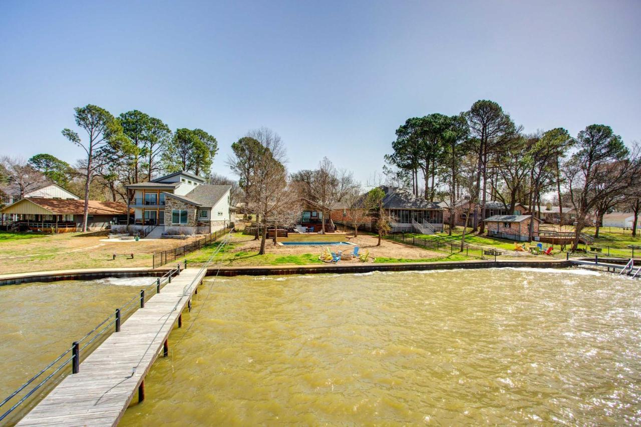 Cedar Creek Lakefront Vacation Rental With Pool Gun Barrel City Eksteriør billede