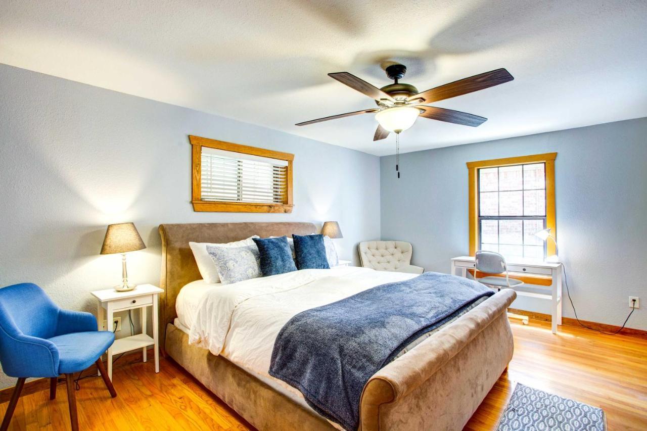 Cedar Creek Lakefront Vacation Rental With Pool Gun Barrel City Eksteriør billede