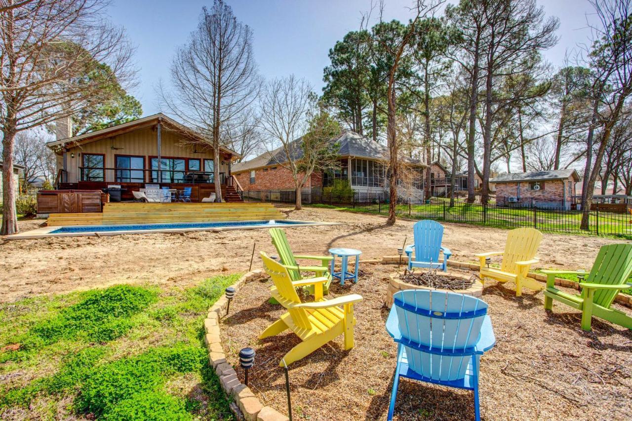 Cedar Creek Lakefront Vacation Rental With Pool Gun Barrel City Eksteriør billede